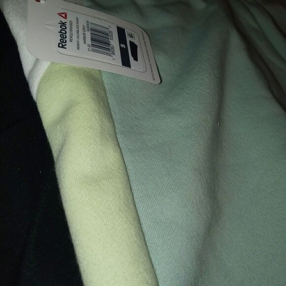 Reebok shorts 🩳 - Picture 4 of 9